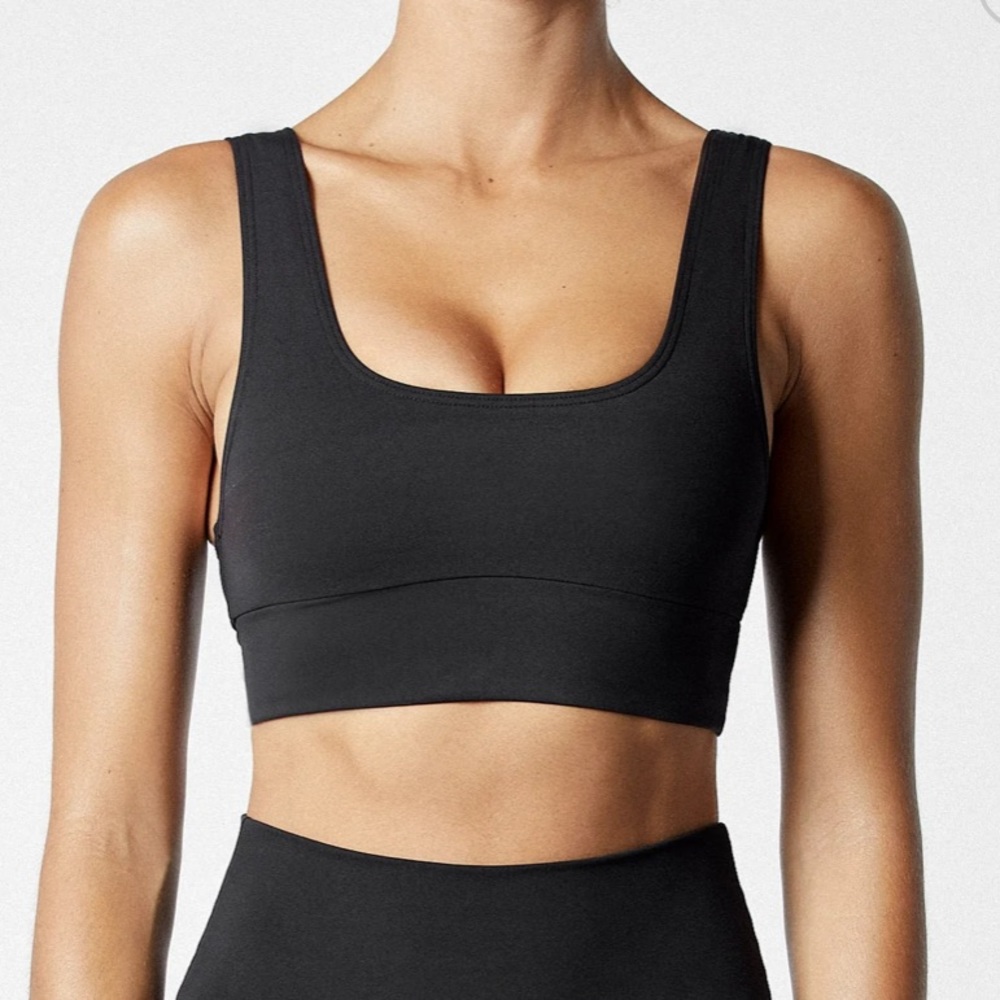 NWT It’s Now Cool The Contour Crop Top